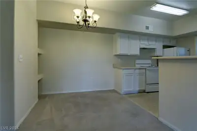 2615 West Gary Avenue 2047 Dining Area