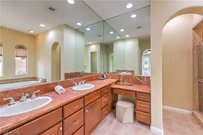 11809 Weybrook Park Drive Primary Bathroom