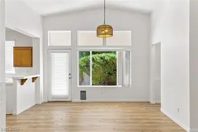 10521 Angel Dreams Avenue Dining Area