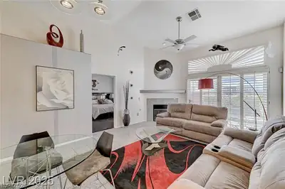 5171 Briar Patch Way Living Room