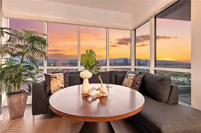 4525 Dean Martin Drive 2406 Dining Area