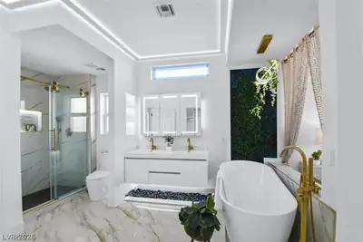 2652 Golfside Drive Primary Bathroom