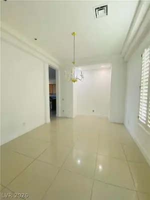 9800 Camden Hills Avenue Dining Area