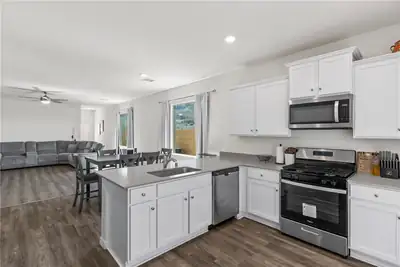 2687 Pavehawk Way Kitchen