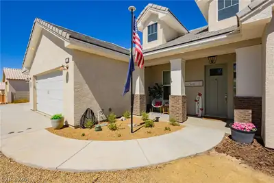 6800 Keren Marie Avenue, Las Vegas, NV 89110 Front of Structure