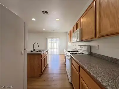 5121 First Sun Street Kitchen