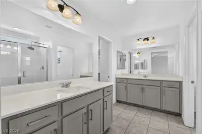 4618 Chirping Street Primary Bathroom
