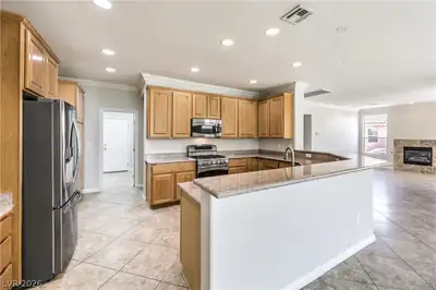 10291 Premia Place Kitchen