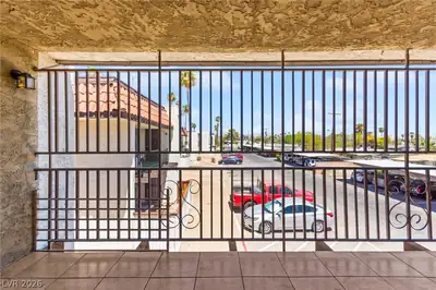 1405 Vegas Valley Drive 162 Patio