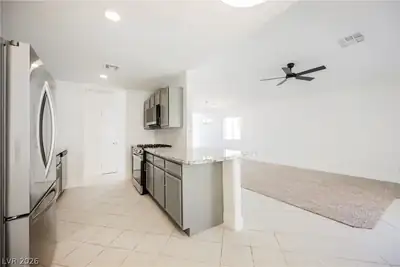 4022 Dripping Springs Avenue, North Las Vegas, NV 89031 Kitchen