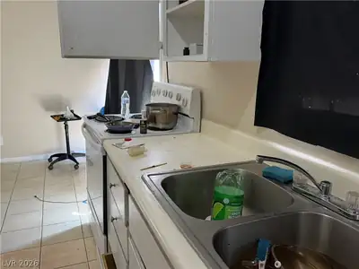 5052 Mountain Vista Street Kitchen