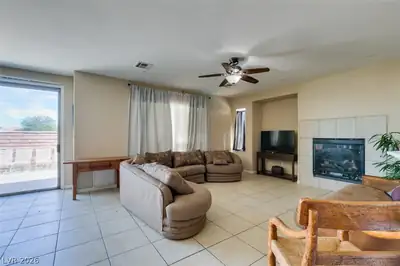 10078 Keifer Valley Street Living Room