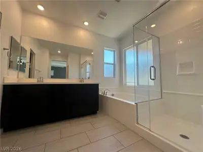 65 Strada Moscato Primary Bathroom