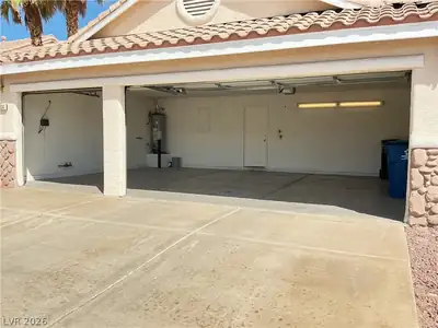 1024 MISTY ROSE Avenue 0 Garage