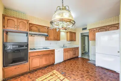4943 Monterrey Avenue Kitchen