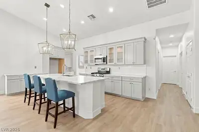 9174 Weeping Hollow Avenue Kitchen