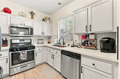 105 Morning Drive Kitchen