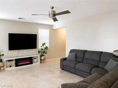 6968 Wildhorse Creek Street Living Room