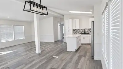 4224 Money Street Kitchen