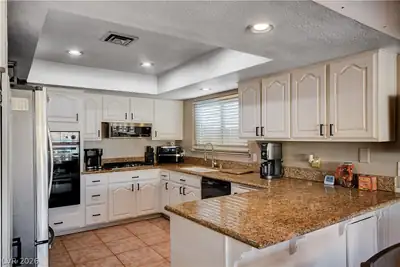 659 Arrayo Way Kitchen