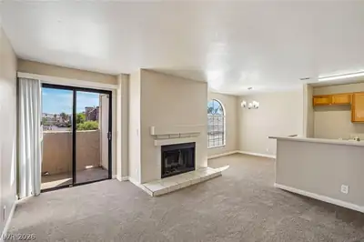 2962 Juniper Hills Boulevard 201, Las Vegas