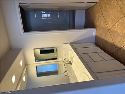 9986 CATALINA CANYON Avenue Primary Bathroom