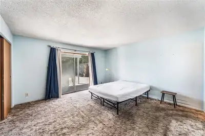 4109 Via Vaquero Avenue Bedroom