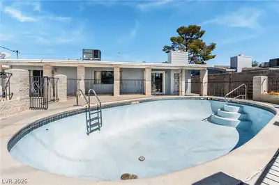 4109 Via Vaquero Avenue Pool