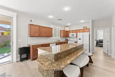 1060 Via Nandina Place Kitchen