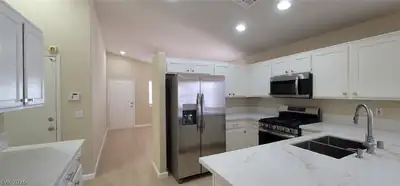 9013 Crooked Shell Avenue Kitchen