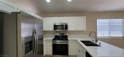 9013 Crooked Shell Avenue Kitchen