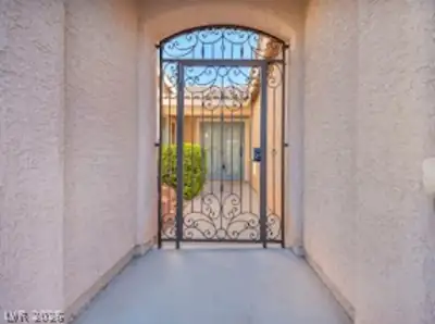 8213 Weeping Springs Avenue Entry