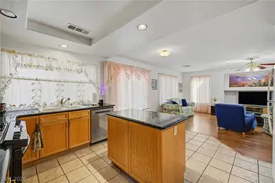 5812 Tarpon Glade Court Kitchen
