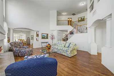 5812 Tarpon Glade Court Living Room