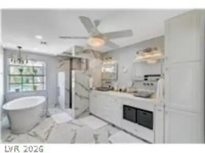 3200 Bel Air Drive Primary Bathroom