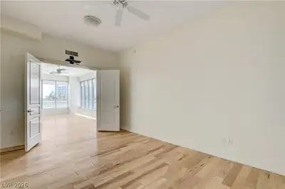 360 East Desert Inn Road 402 Bedroom