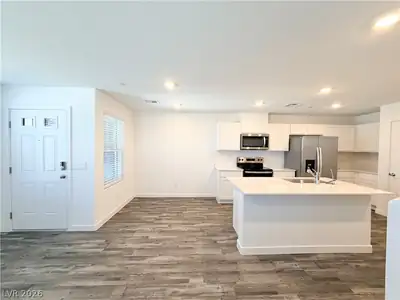 930 Black Heron Street Kitchen