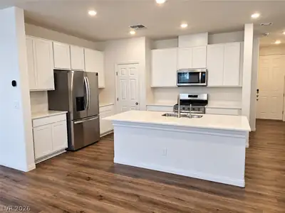 6604 Tumoulin Street Kitchen