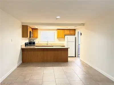 4744 West Twain Avenue D Dining Area