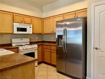 3351 Indian Shadow Street 202 Kitchen