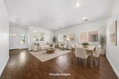 2772 Gallant Hills Drive Living Room