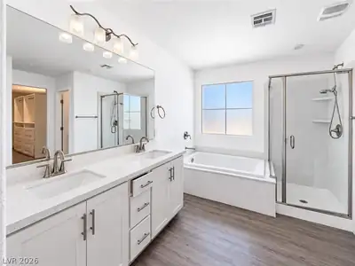 1033 Huckburn Avenue Primary Bathroom