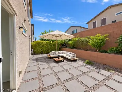 1033 Huckburn Avenue Patio