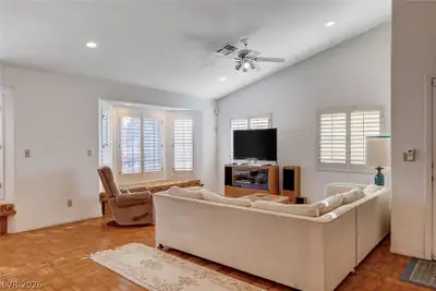 1319 Highland Court Living Room