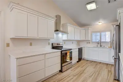 1319 Highland Court Kitchen