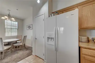 50 Aura De Blanco Street 11104 Kitchen