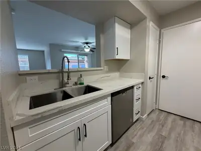 1150 North Buffalo Drive 1055 Kitchen