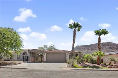 405 Breeze Way 