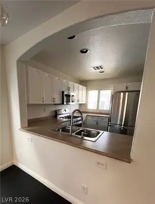 9108 Captivating Avenue Kitchen