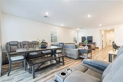3126 Mountain Bay Avenue Dining Area